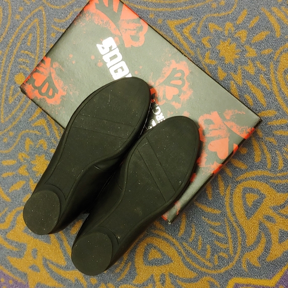 Fergilicious by Fergie leather shoes - black - Size 10-fits 91/2 - Picture 4 of 7